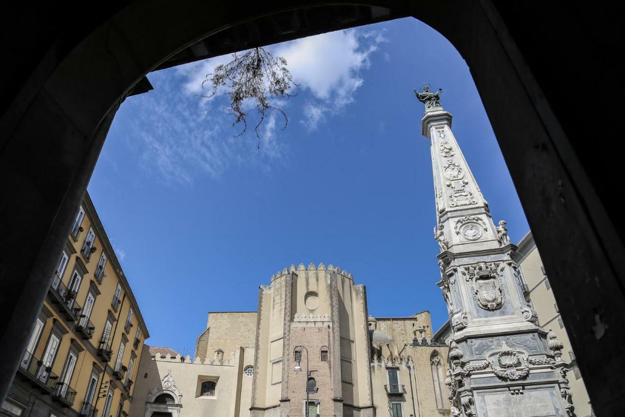 Palazzo Carafa Della Spina Room And Apartment Naples Exterior photo