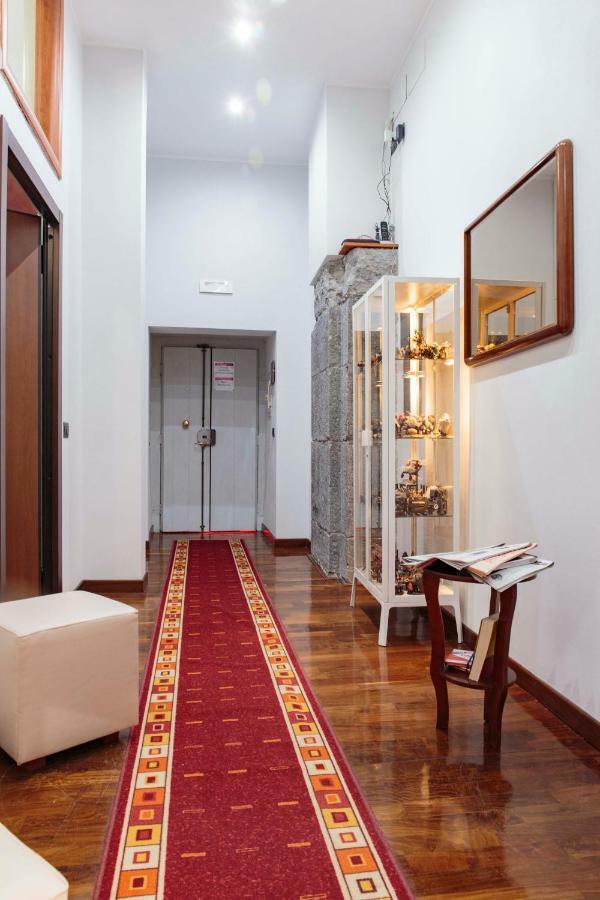 Palazzo Carafa Della Spina Room And Apartment Naples Exterior photo