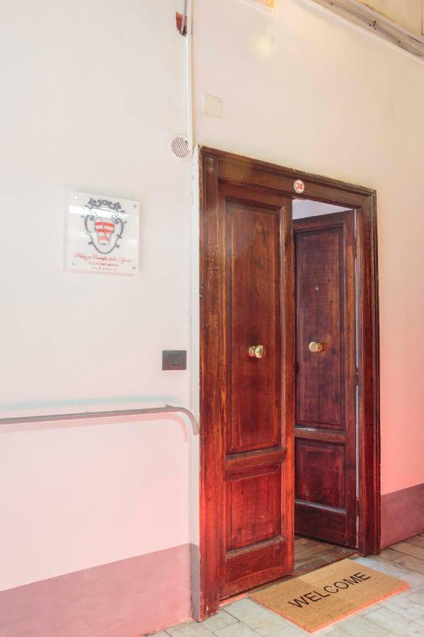 Palazzo Carafa Della Spina Room And Apartment Naples Exterior photo